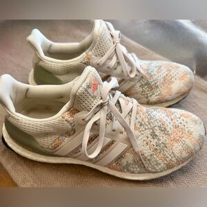 Adidas UltraBoost Women's Size 8.5